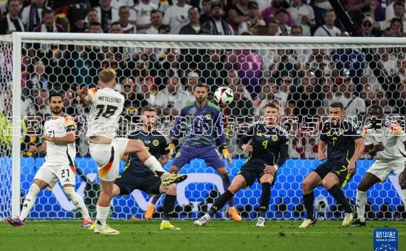 k1体育 十年品牌颐驰 06德国足球运动员哲科的传奇经历与职业生涯